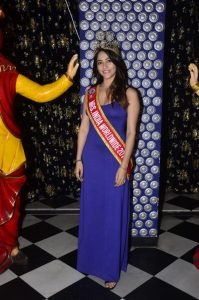 Deepak Tijori Mandeep Kaur and Sandip Soparrkar unveil the cover of WOW Magazine January issue4 1