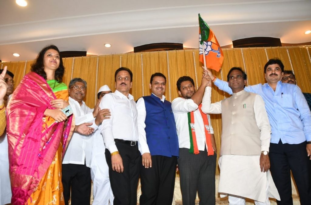 Red faces as Congress leaders son joins BJP 1