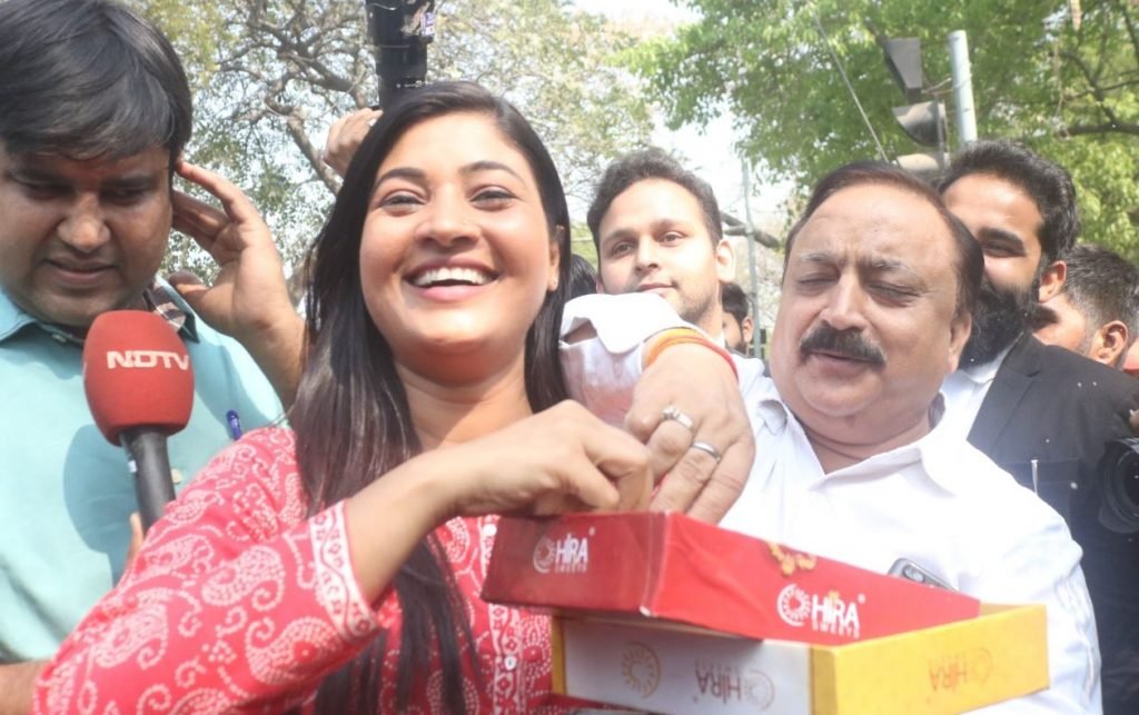 AAP legislator dares Alka Lamba to join Congress 1