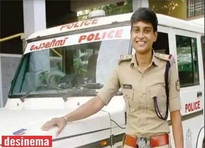 18-yr-old abandoned with baby becomes SI of Varkala after 14 years