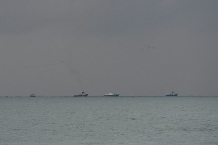 BLACK SEA, Dec. 25, 2016 (Xinhua) -- Photo taken on Dec. 25, 2016 shows vessels taking part in a rescue operation on the Black Sea coast at the crash site of Russian Defense Ministry's TU-154 aircraft. The wreckage of a missing Russian military Tu-154 aircraft has been found in the Black Sea, Defense Ministry authorities said Sunday. (Xinhua/Sputnik/IANS)