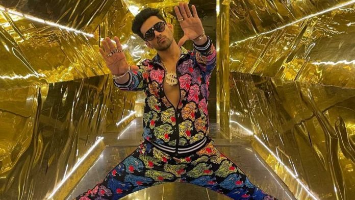 Abhishek-Bajaj-stars-as-a-Punjabi-pop-star-in-Your-Honor-2