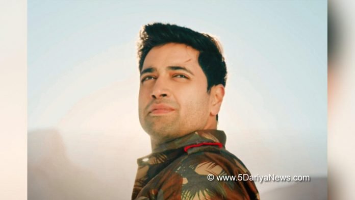 Adivi-Seshs-Major-to-compete-with-Ravi-Tejas-Khiladi