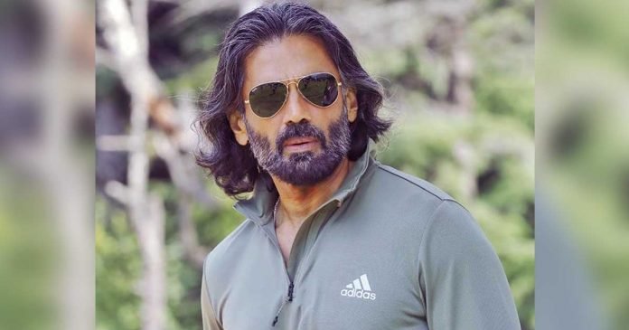 Suniel-Shetty-talks-about-his-fathers-struggle-on-Indias-Best-Dancer-2
