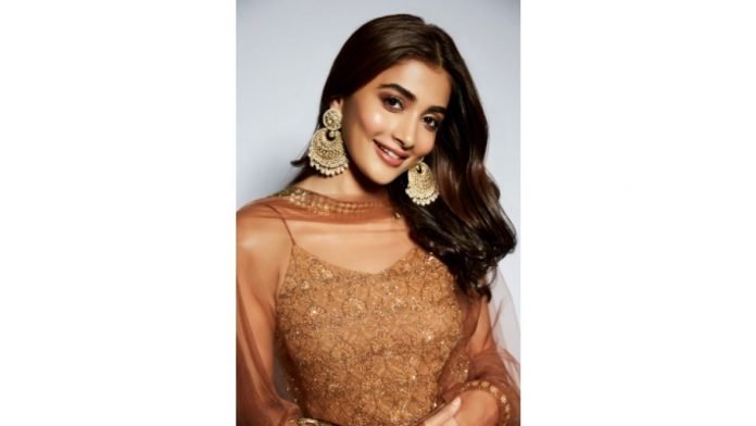 Pooja-Hegde-set-to-have-five-releases-in-2022