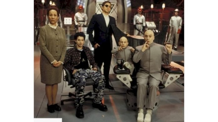 Austin-Powers-cast-reunites-for-Super-Bowl-commercial
