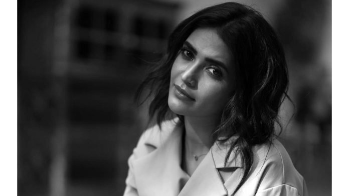 Karishma-Tanna-to-play-journalist-Jigna-Vora-whose-book-inspired-Scoop-