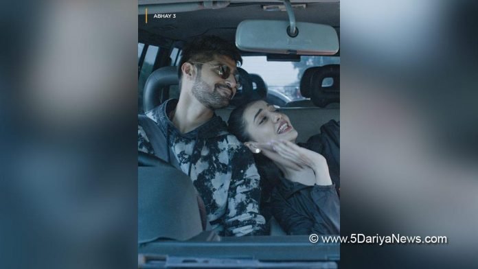 Tanuj-Virwani-Divya-Agarwal-join-cast-of-web-series-Abhay-3