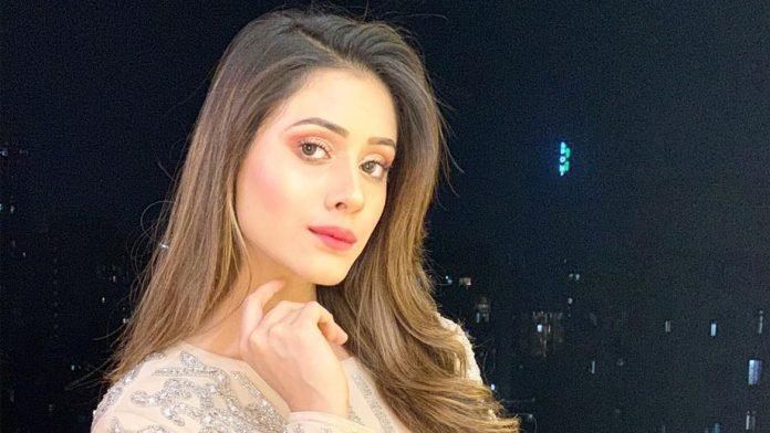 Hiba-Nawab-took-inspiration-from-her-mother-for-her-role-in-Woh-To-Hai-Albela