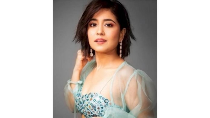 Shweta-Tripathi-heads-to-Kashmir-for-shoot-of-psychological-thriller-Saaf