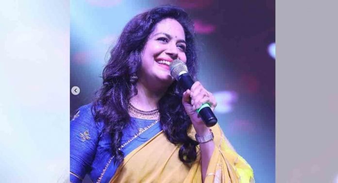 Telugu-playback-singer-Sunitha-rubbishes-pregnancy-rumours-