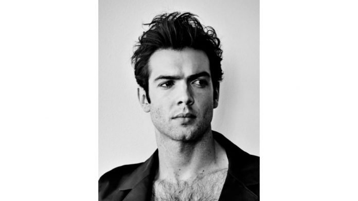 Ethan-Peck-was-overwhelmed-when-he-heard-about-playing-Spock