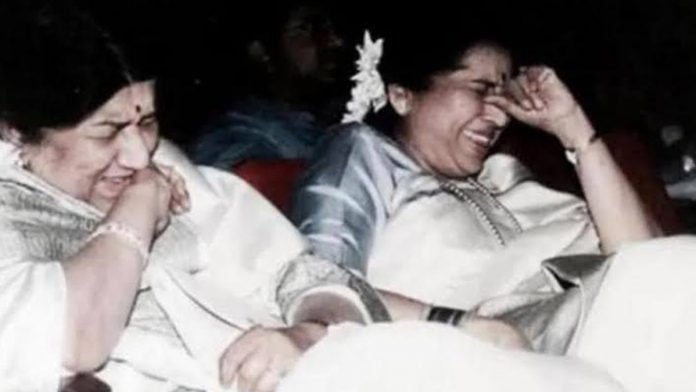 Asha-Bhosle-pays-tribute-to-Lata-Mangeshkar-on-Naam-Reh-Jayegaa