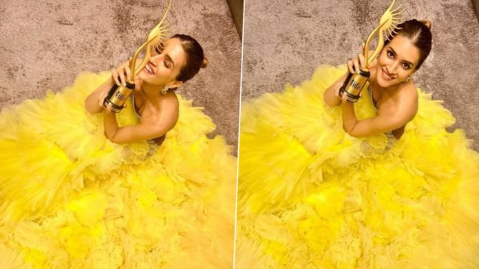 Kriti-Sanon-chuffed-with-her-IIFA-win-for-Mimi