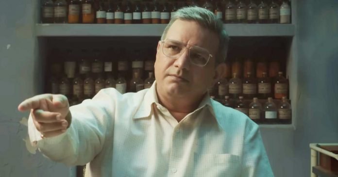 Kumud-Mishra-explains-how-he-prepared-to-play-a-sexologist