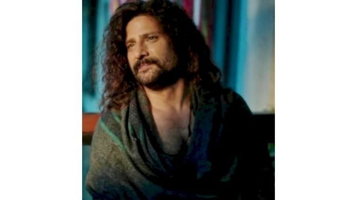 Raj-Arjun-ran-naked-on-the-streets-of-Bhopal-for-Dr.-Arora