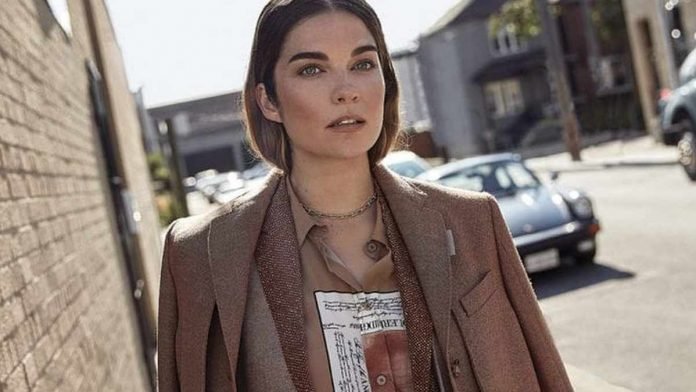 Schitts-Creek-star-Annie-Murphy-blames-wrong-birth-control-pill-for-her-mood-swings