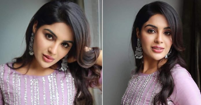 Southern-sensation-Samyuktha-Menon-oozes-oomph-in-photoshoot-