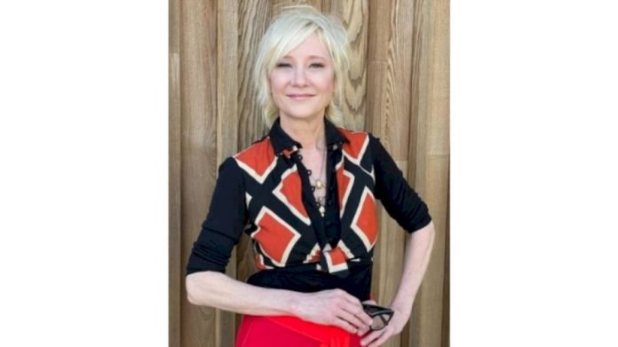 Anne-Heche-is-now-in-coma-following-car-crash