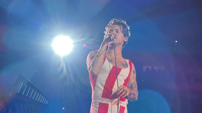 Harry-Styles-sets-stage-on-fire-with-first-Madison-Square-Garden-show
