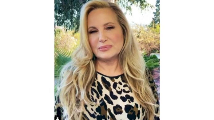 Jennifer-Coolidge-quips-she-slept-with-a-lot-of-men-after-American-PieJennifer-Coolidge-quips-she-slept-with-a-lot-of-men-after-American-Pie