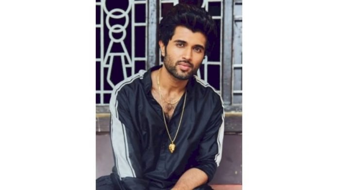 Vijay-Deverakonda-was-extremely-scared-of-women-till-he-was-18