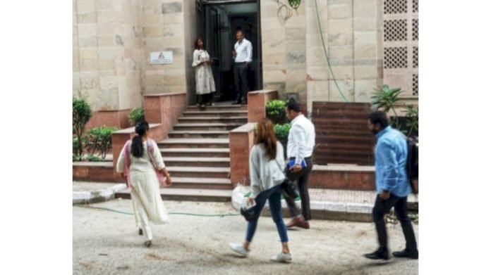 200-cr-extortion-case-Contradictions-in-Fernandezs-statements-says-EOW