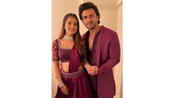 Aayushi-Khurrana-finds-a-mentor-in-co-actor-Shoaib-Ibrahim