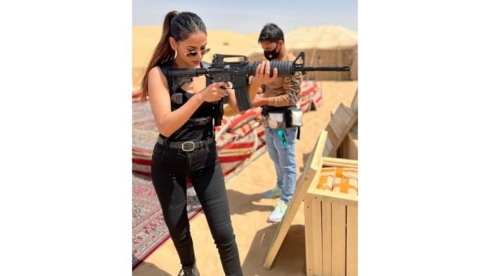 Ignoring-foot-fracture-Sonal-Chauhan-completes-The-Ghost-action-shots