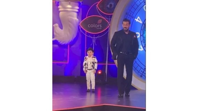 No-fights-all-love-says-Tajik-singer-as-Salman-welcomes-him-to-Bigg-Boss-16