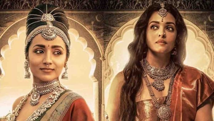 Trisha-Krishnan-poses-with-Aishwarya-Rai-Bachchan-on-Ponniyin-Selvan-set