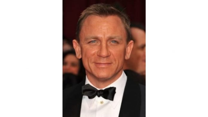 Daniel-Craig-receives-same-honour-as-James-Bond