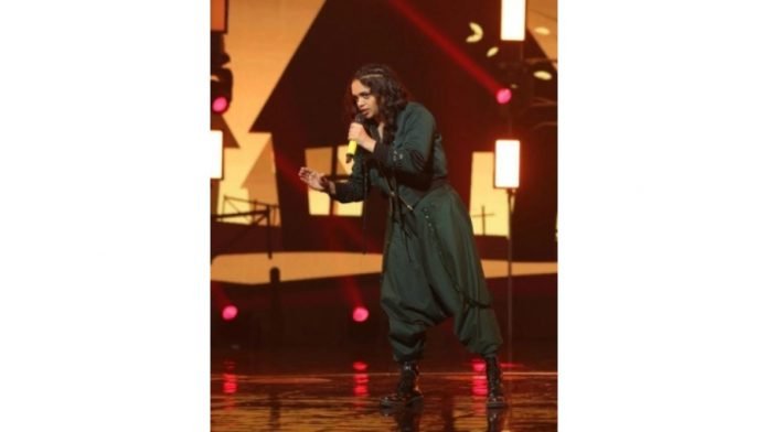 Gutsy-lyrics-desi-swag-Why-Badshah-smiles-when-Srushti-Tawde-raps