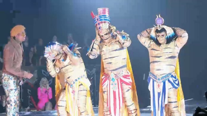 Identities-of-Mummies-Fortune-Teller-revealed-on-The-Masked-Singer-season-8