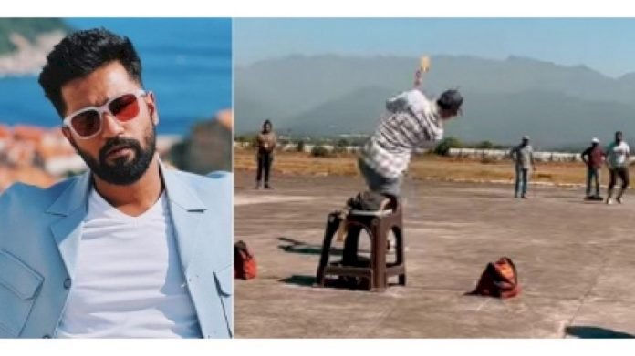 Vicky-has-a-field-day-playing-jugaad-cricket-after-early-pack-up-