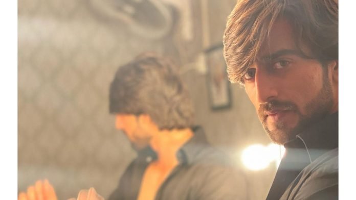 Zayn-Ibad-Khan-is-learning-how-to-be-romantic-from-his-Aashiqana-character